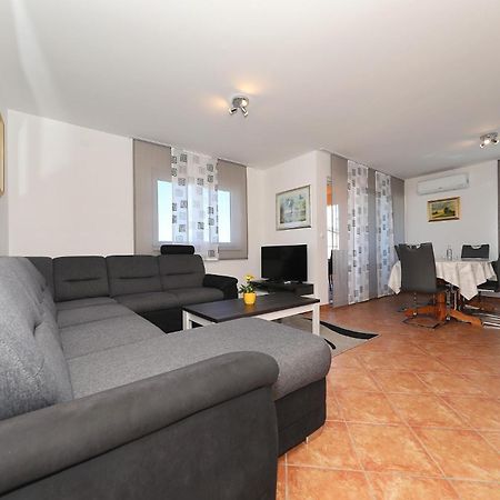 Apartment Dora Preko Kültér fotó