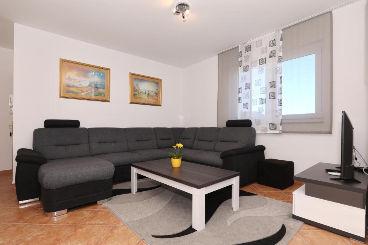 Apartment Dora Preko Kültér fotó
