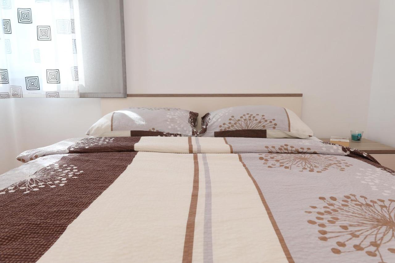 Apartment Dora Preko Kültér fotó