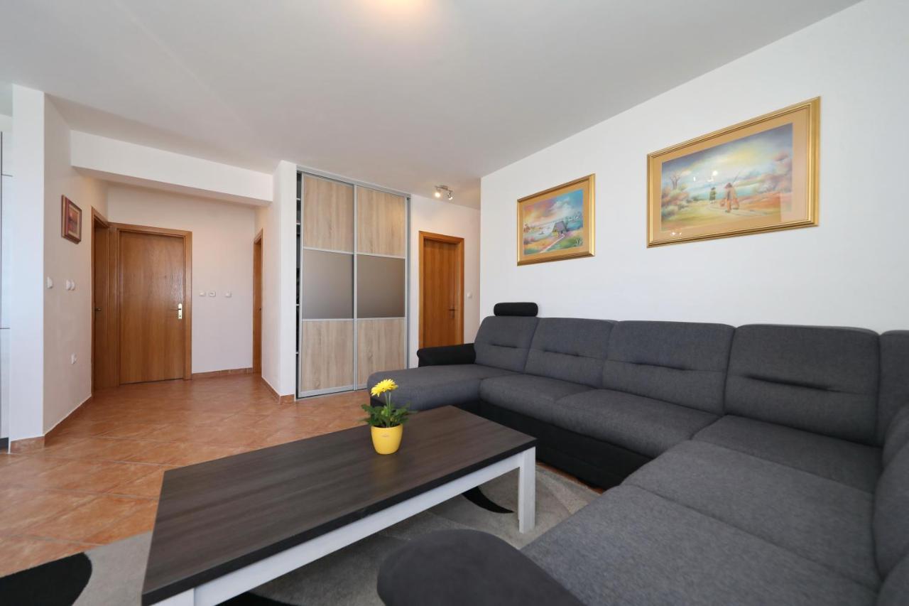 Apartment Dora Preko Kültér fotó