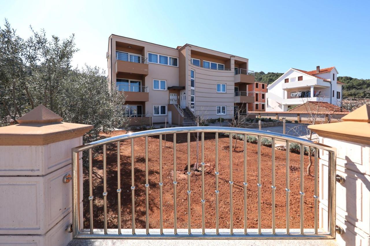 Apartment Dora Preko Kültér fotó