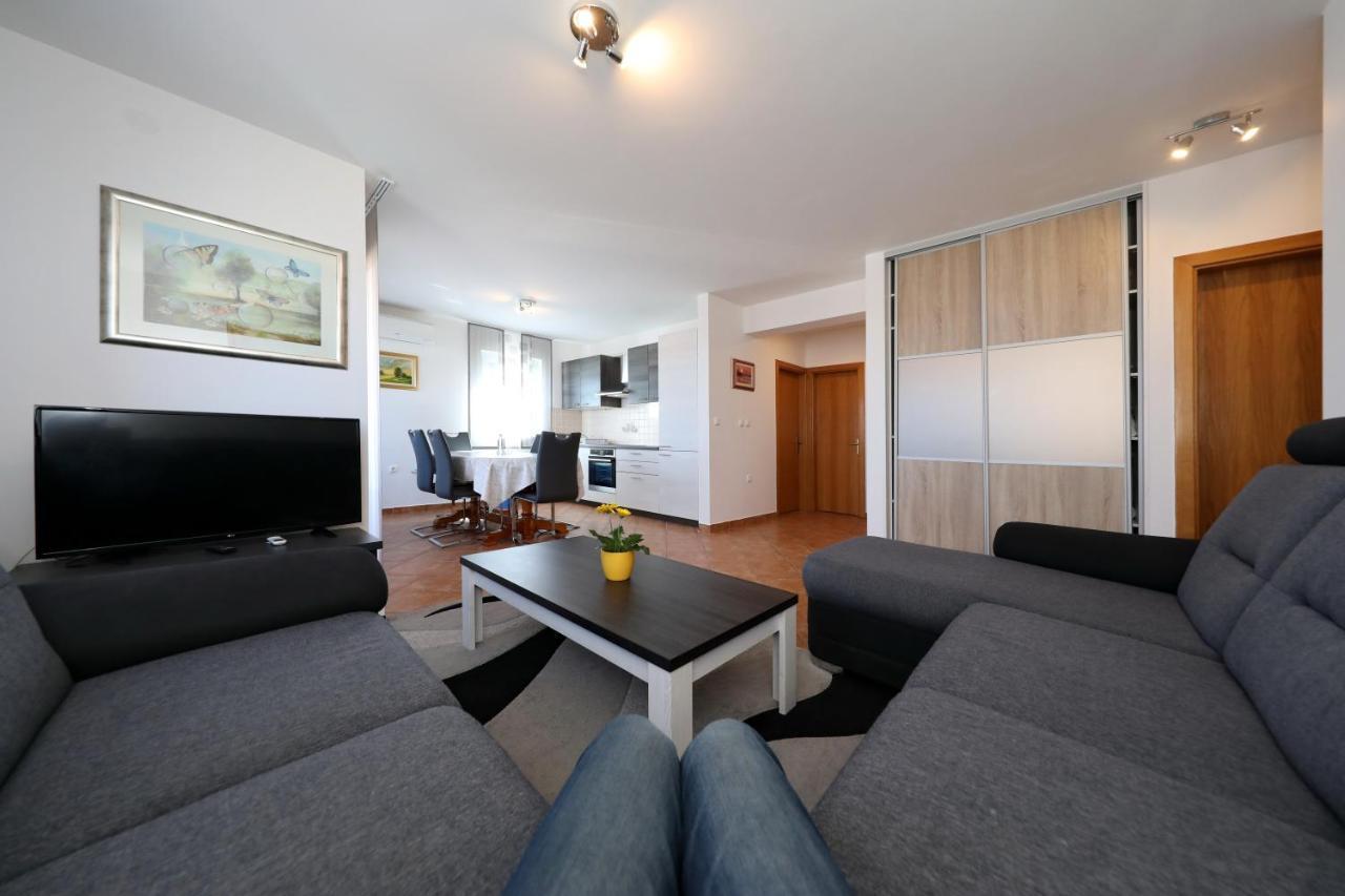 Apartment Dora Preko Kültér fotó